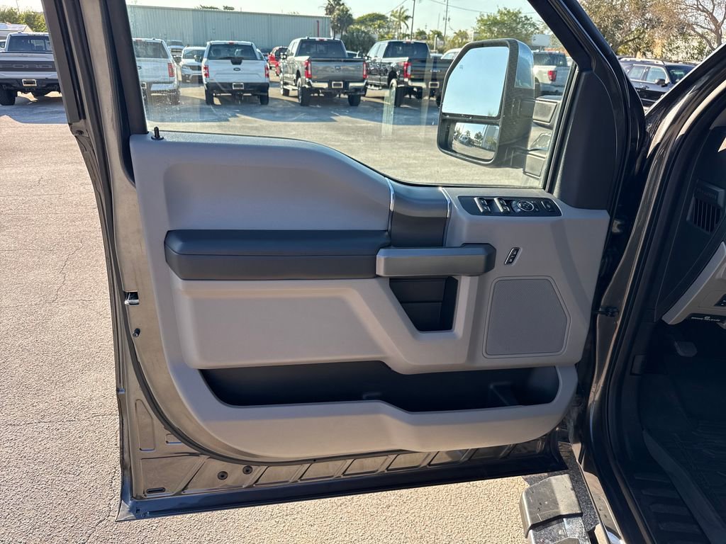 Certified 2017 Ford F250 XLT w/ XLT Premium Package image 13