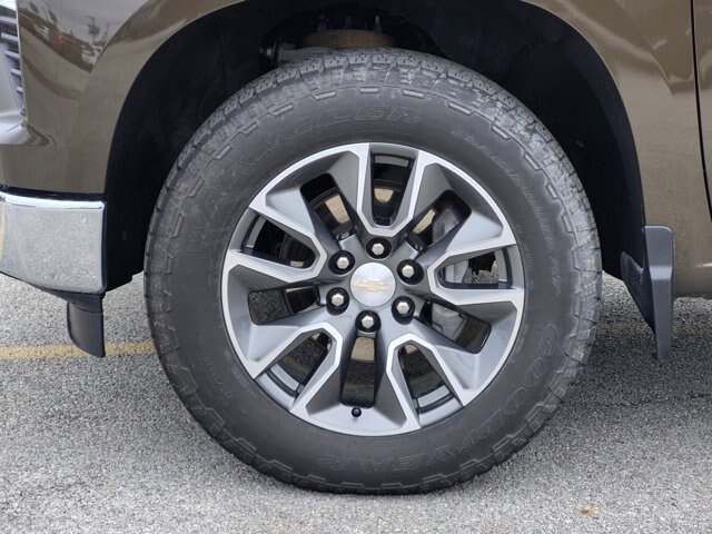 Used 2024 Chevrolet Silverado 1500 LT AWD/4WD image 10