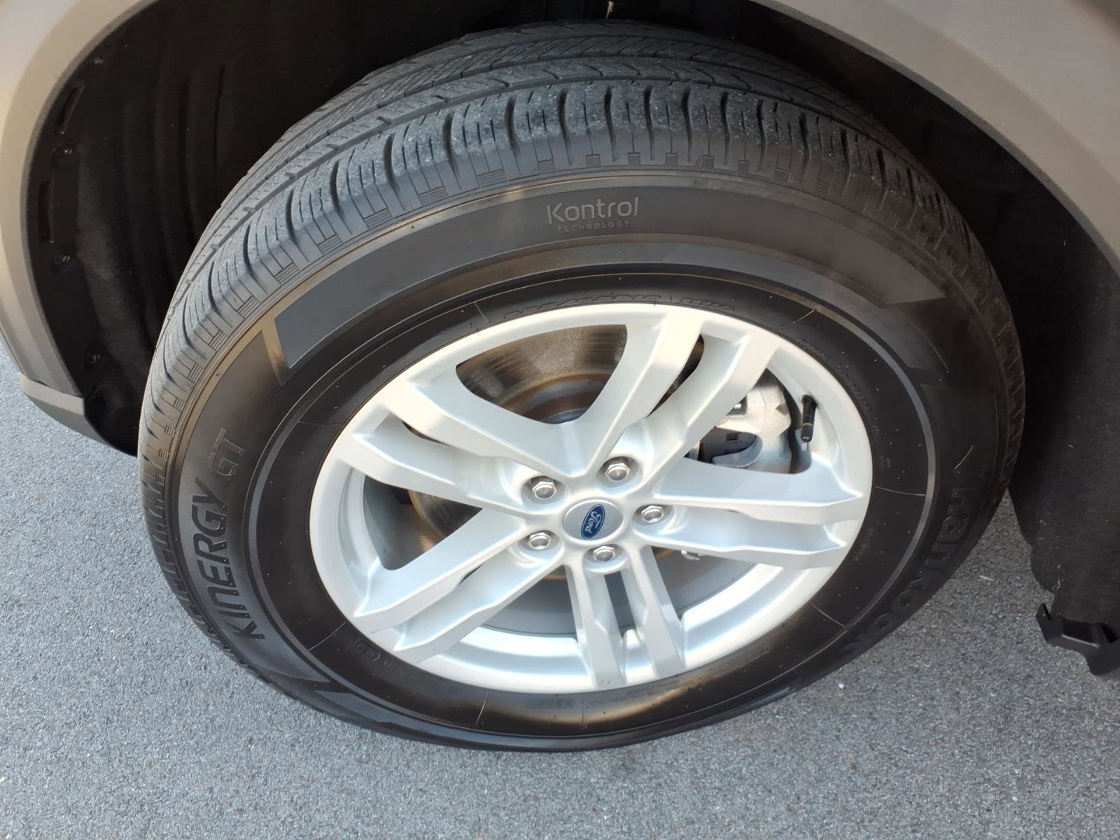 Certified 2024 Ford Explorer XLT w/ Equipment Group 202A image 9