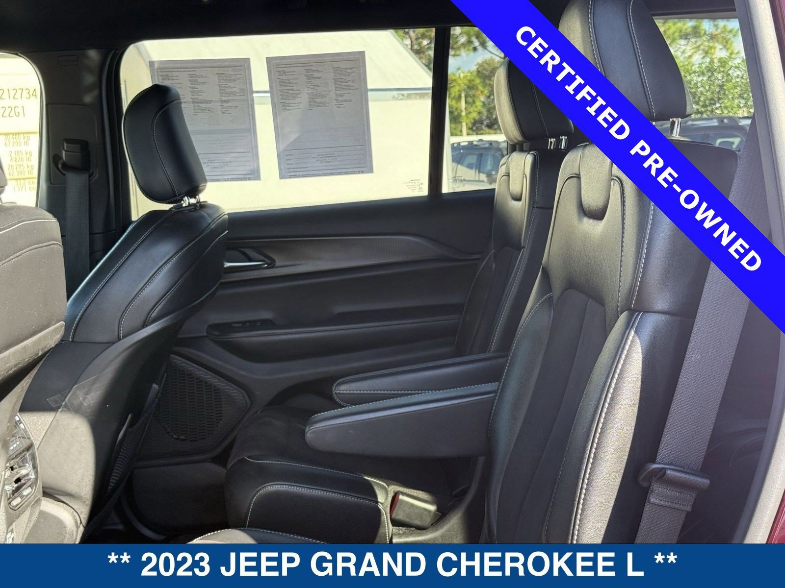 Used 2023 Jeep Grand Cherokee L Laredo image 15