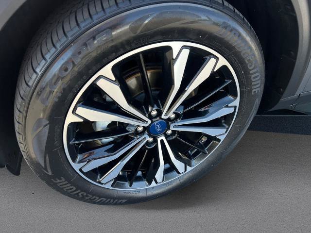 Certified 2022 Ford Escape SEL w/ SEL Stealth AWD Package image 9