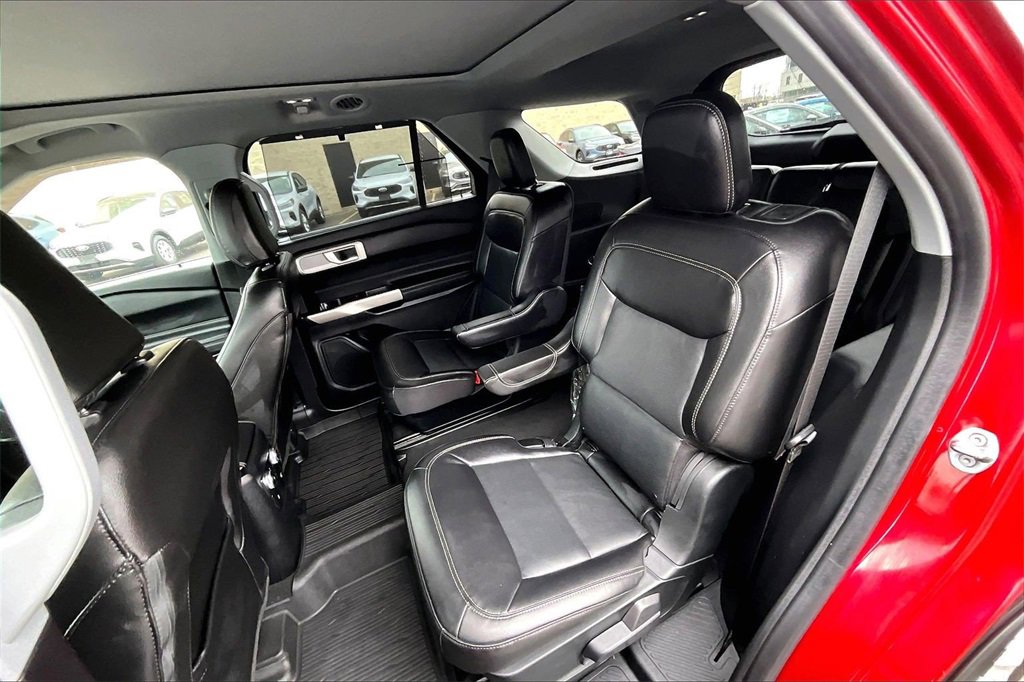 Certified 2022 Ford Explorer Limited w/ Equipment Group 301A image 25