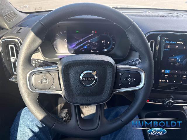 Used 2024 Volvo XC40 B5 Ultimate w/ Protection Package Premier image 16