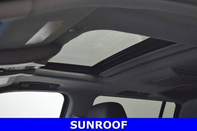Used 2020 Chevrolet Suburban Premier AWD/4WD image 14