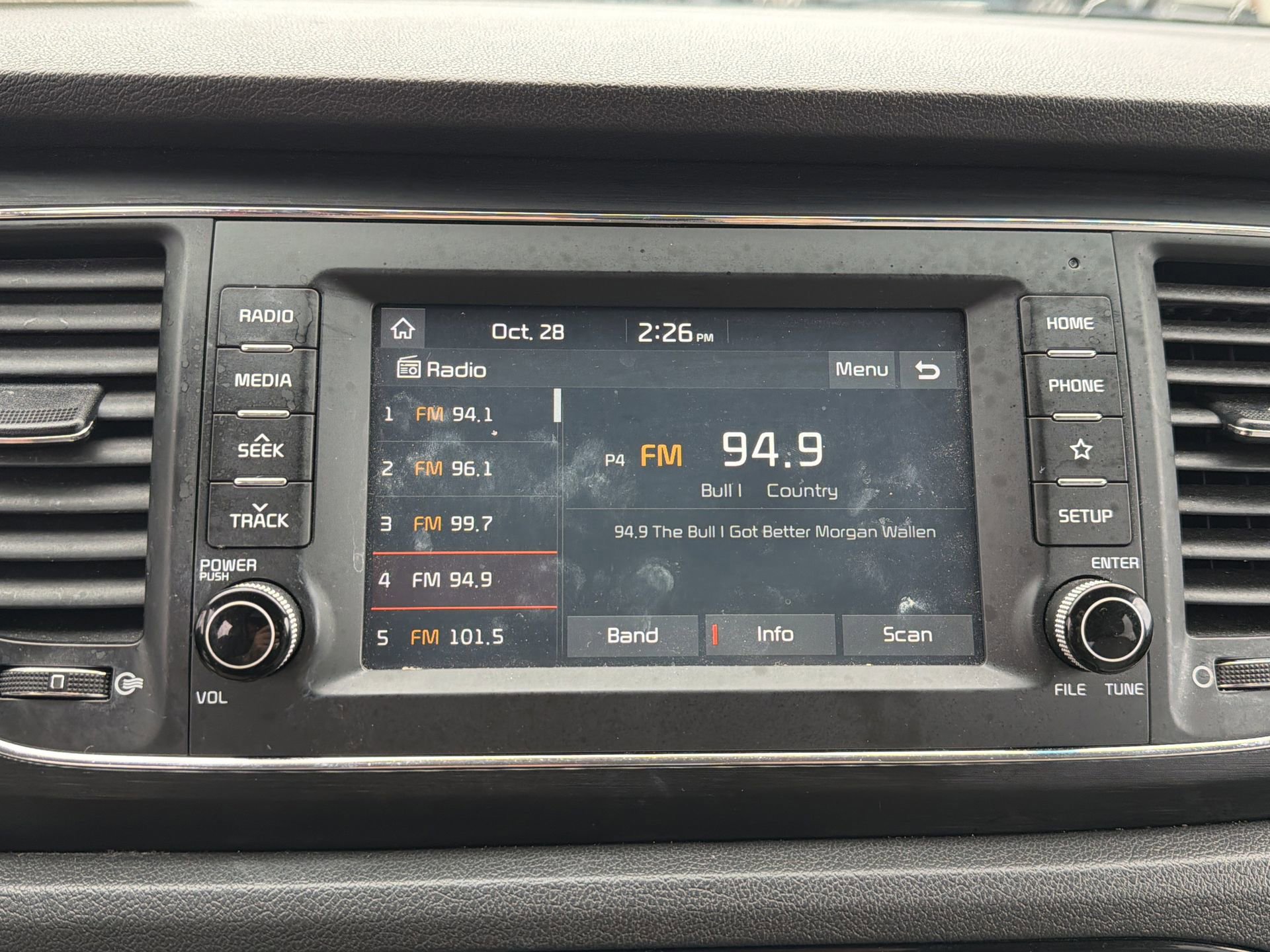 Used 2021 Kia Sedona LX image 11