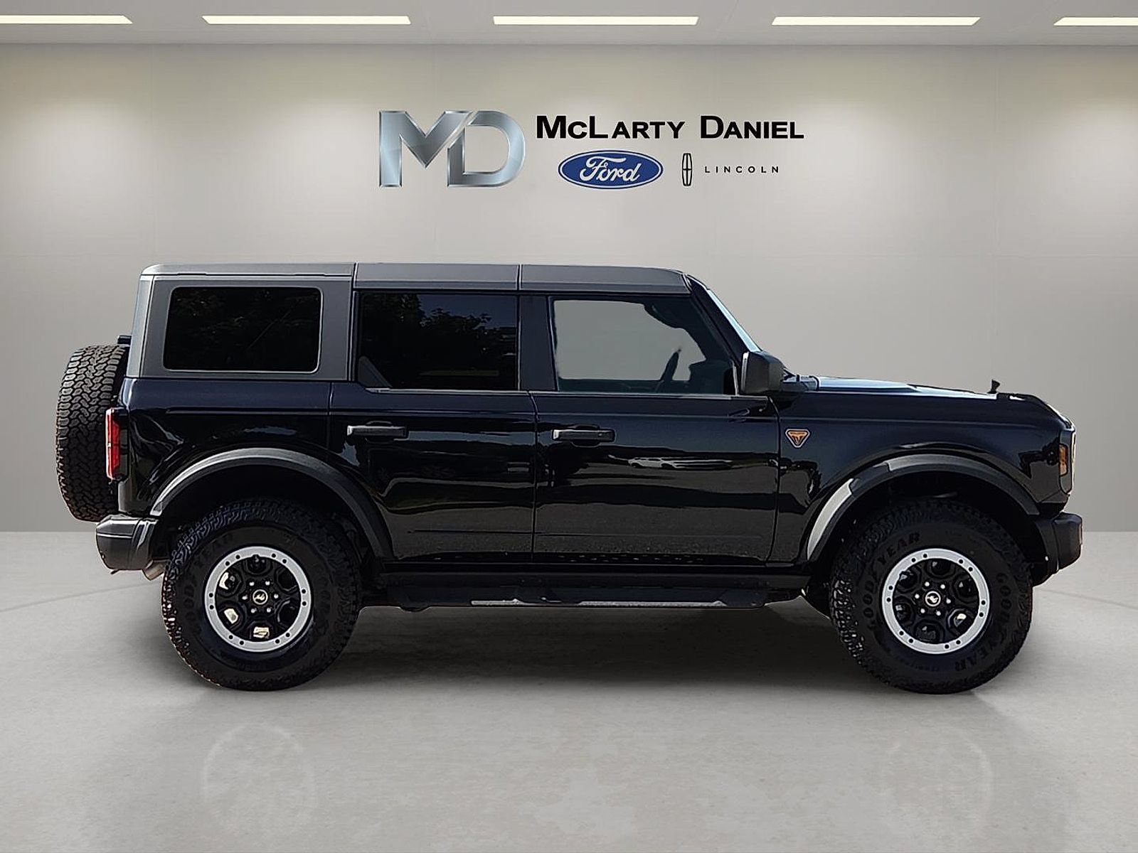 Certified 2026 Ford Bronco Badlands w/ Sasquatch Package AWD/4WD image 6