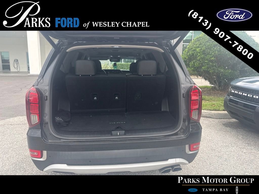Used 2022 Hyundai Palisade SEL w/ Premium Package FWD image 4