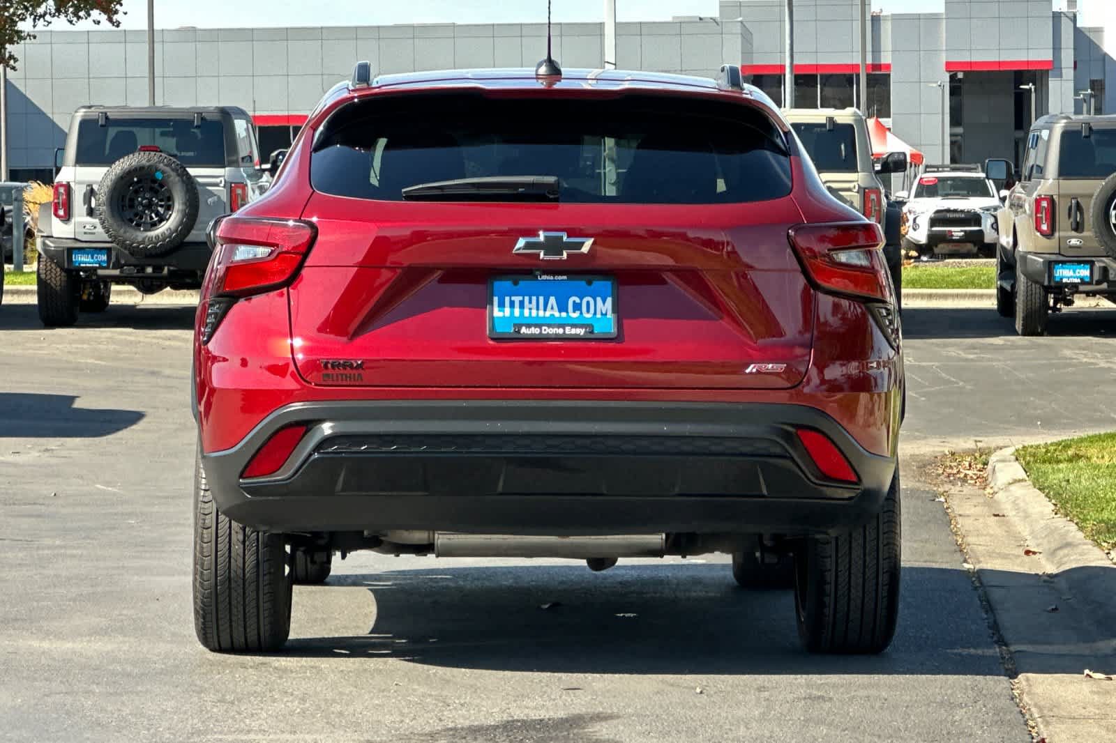 Used 2024 Chevrolet Trax RS w/ Sunroof Package FWD image 7