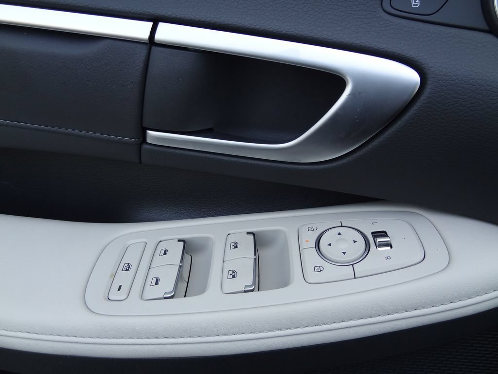 Used 2026 Hyundai Sonata Limited FWD image 17