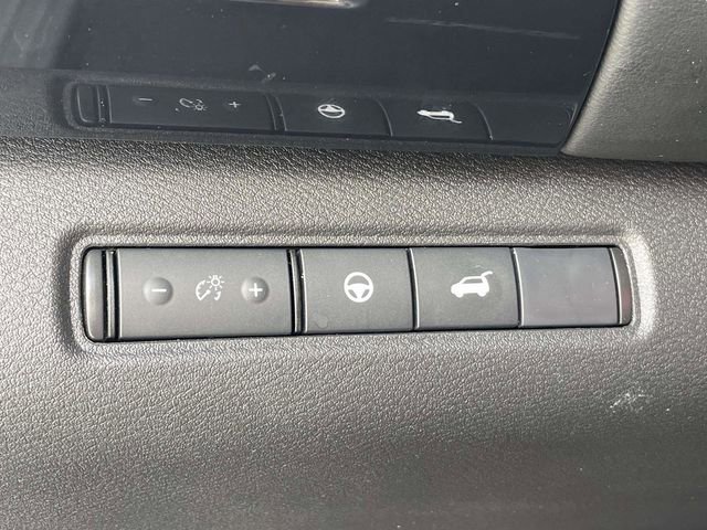 Used 2025 Nissan Pathfinder SV image 30