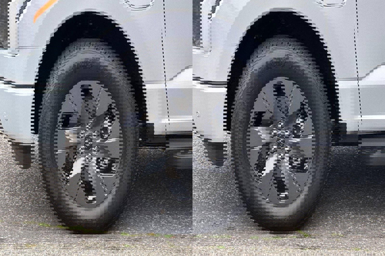 Certified 2025 Ford F150 Lightning Lariat image 27