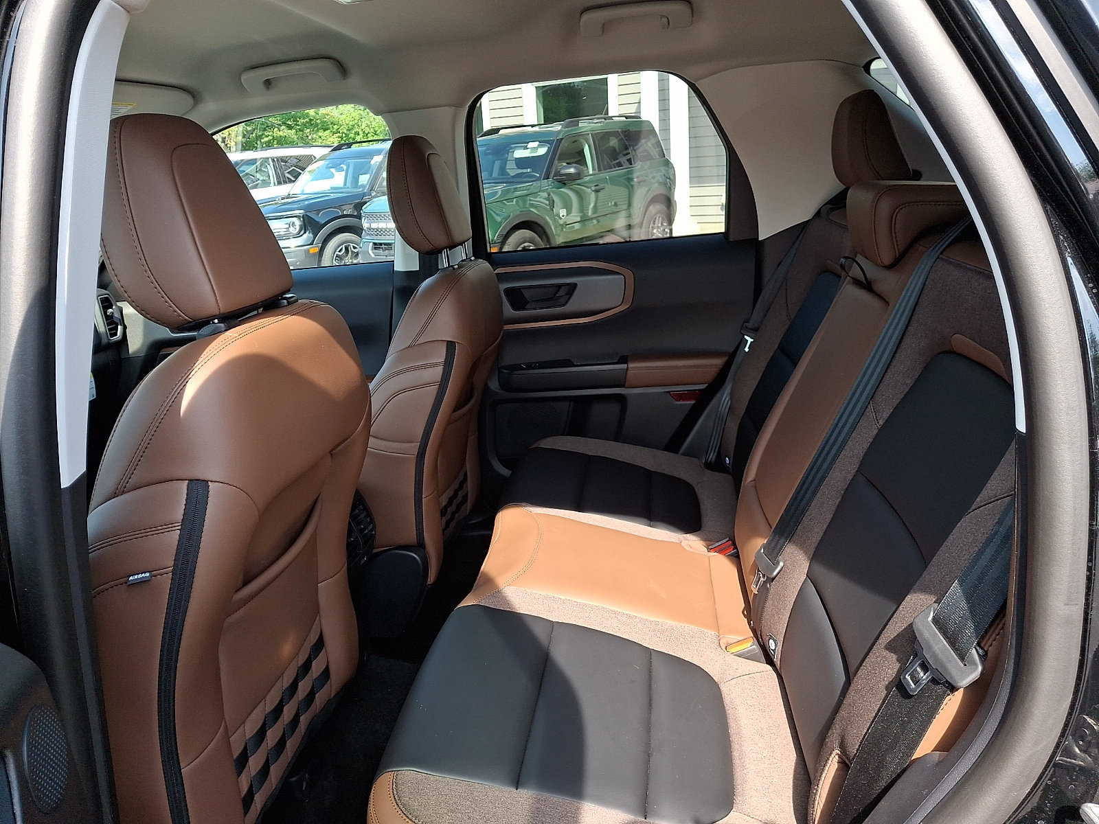 Certified 2025 Ford Bronco Sport Outer Banks w/ Outer Banks Tech Package+ AWD/4WD image 11