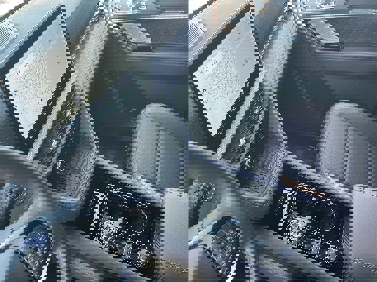 Certified 2025 Ford Explorer Platinum w/ Ultimate Package image 25