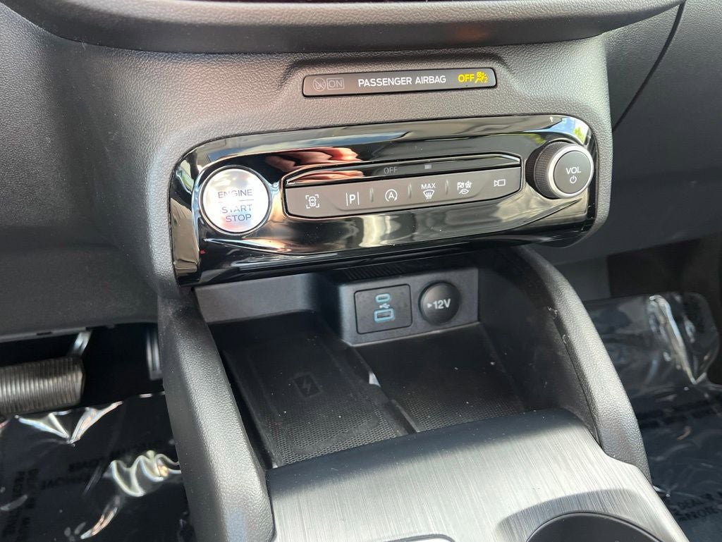 Certified 2023 Ford Escape Platinum w/ Premium Technology Package AWD/4WD image 35