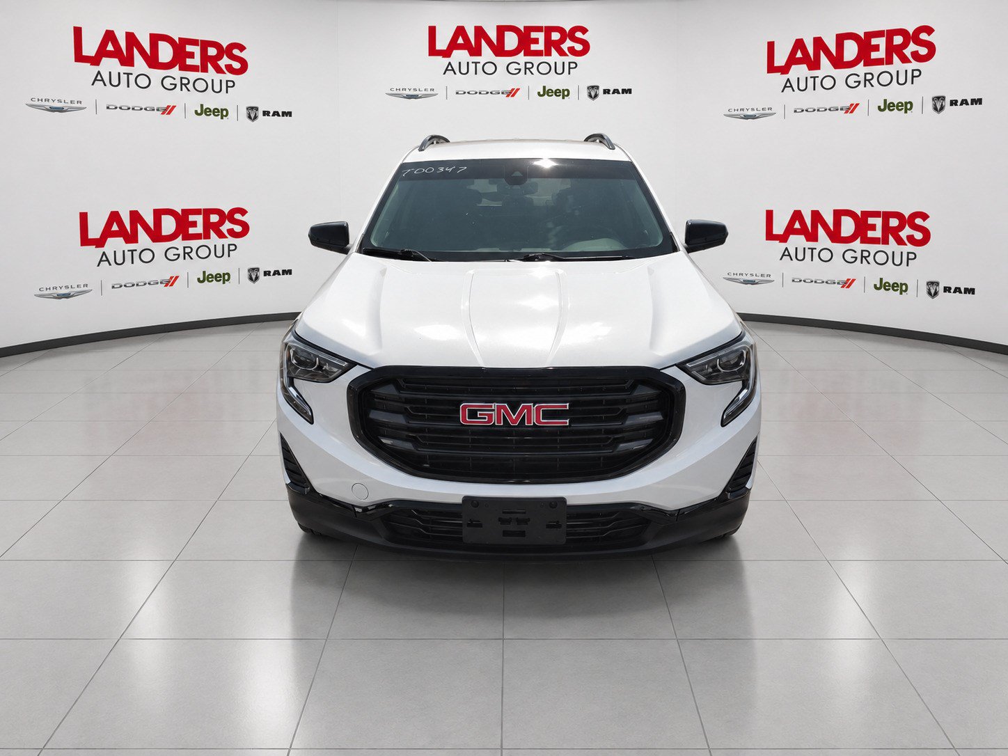 Used 2021 GMC Terrain SLE w/ Driver Convenience Package FWD image 2