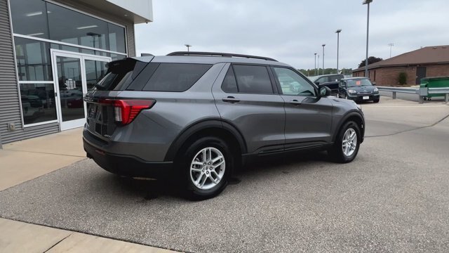 Certified 2026 Ford Explorer Active AWD/4WD image 9