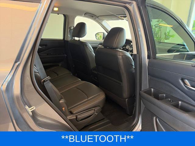 Used 2023 Nissan Pathfinder SL w/ Cargo Package FWD image 9