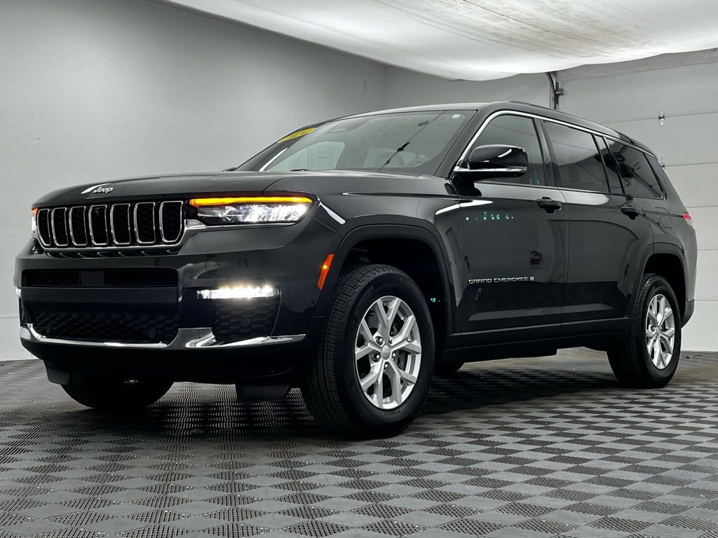 Used 2024 Jeep Grand Cherokee L Limited w/ Luxury Tech Group II image 8