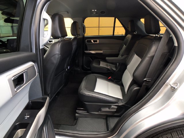 Certified 2023 Ford Explorer XLT w/ Equipment Group 202A AWD/4WD image 19