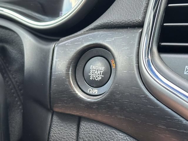 Used 2017 Jeep Grand Cherokee Altitude AWD/4WD image 28