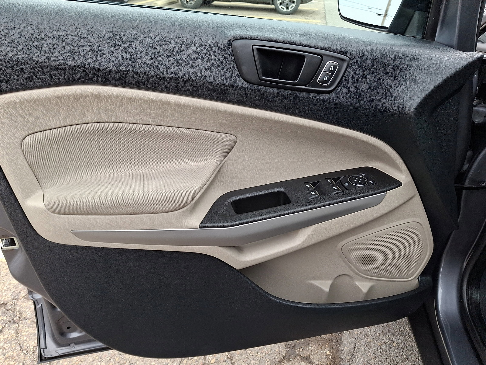 Certified 2018 Ford EcoSport S image 12