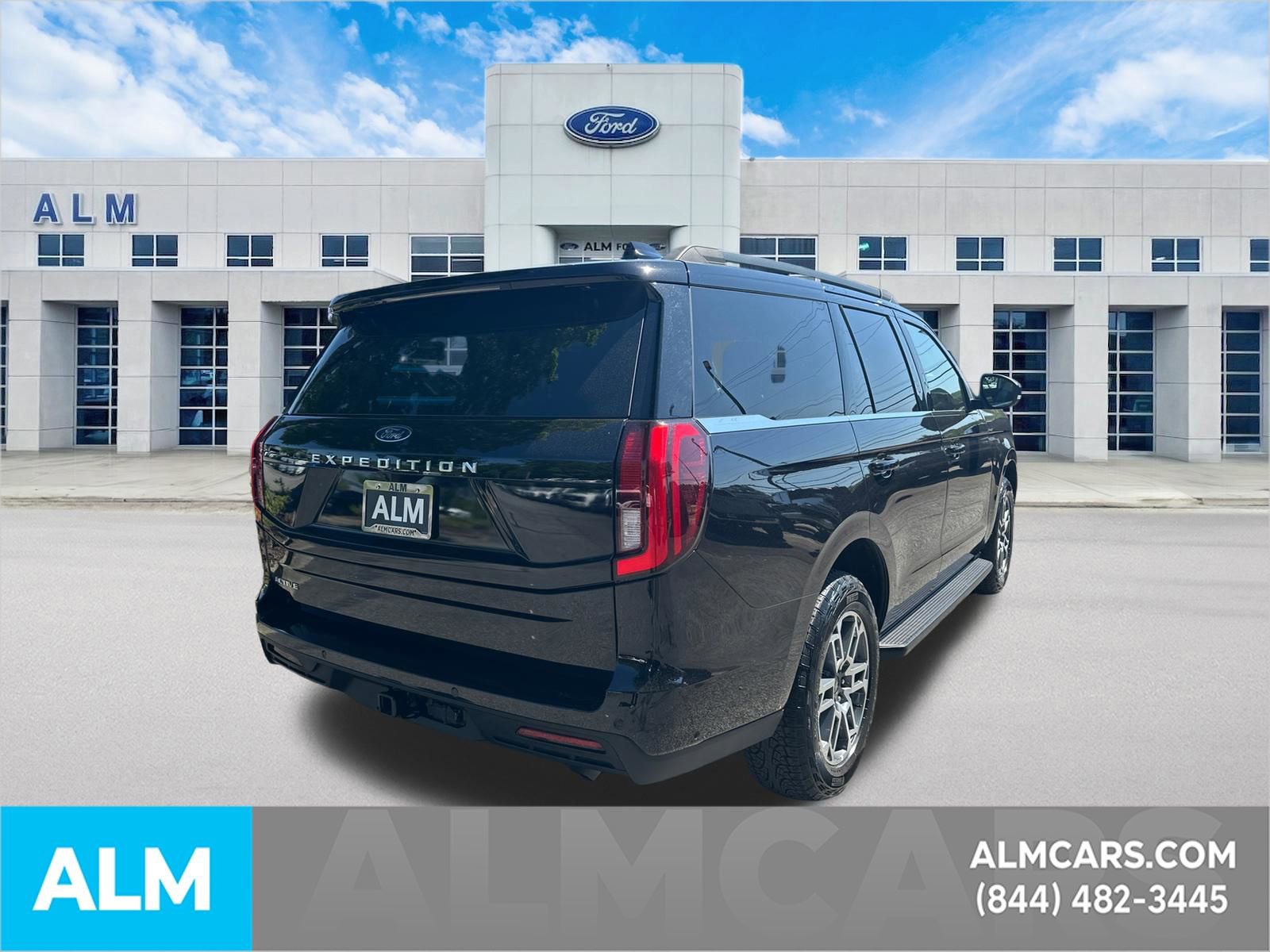 Certified 2025 Ford Expedition Active AWD/4WD image 5