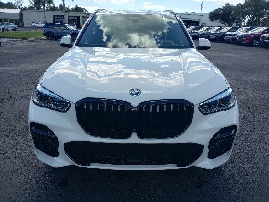 Used 2023 BMW X5 xDrive45e w/ Executive Package AWD/4WD image 2