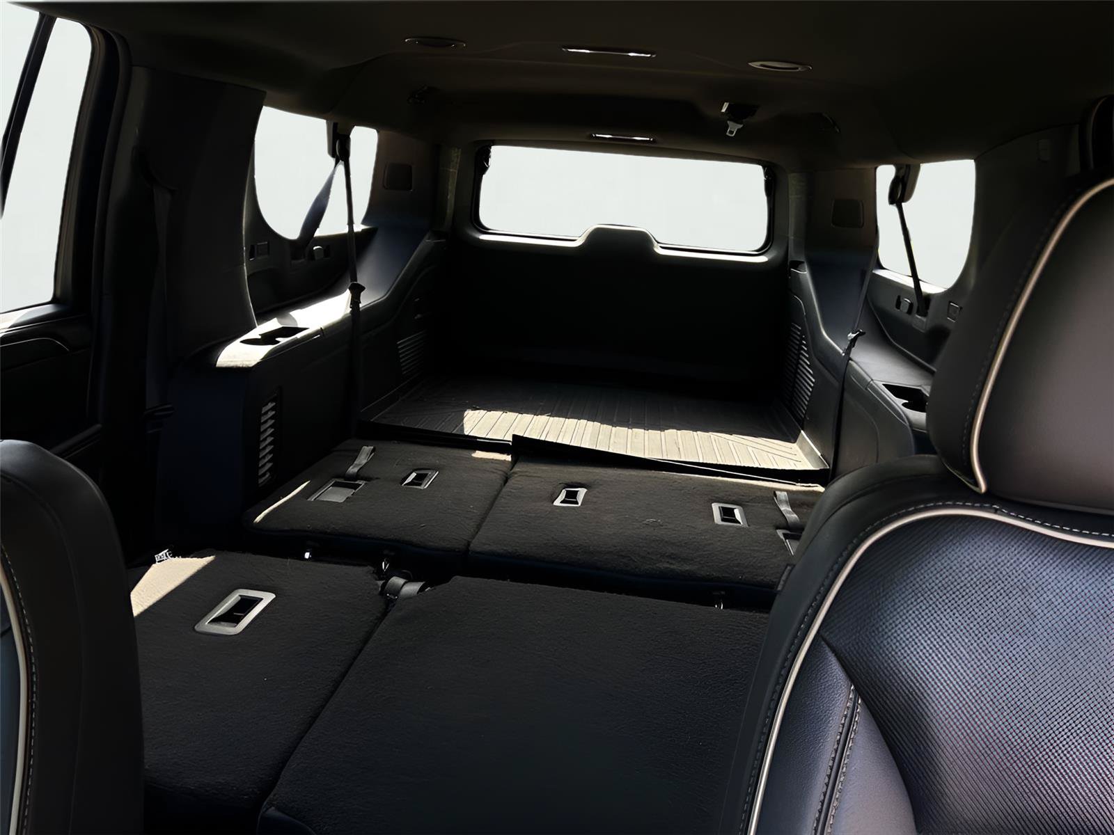Used 2022 GMC Yukon XL SLT AWD/4WD image 26
