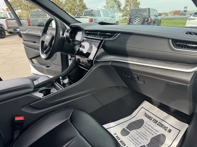 Used 2024 Jeep Grand Cherokee L Limited image 37