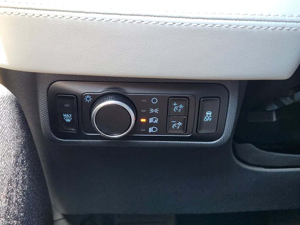 Certified 2025 Ford Mustang Mach-E Premium AWD/4WD image 31