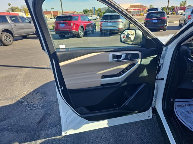 Certified 2023 Ford Explorer XLT image 8