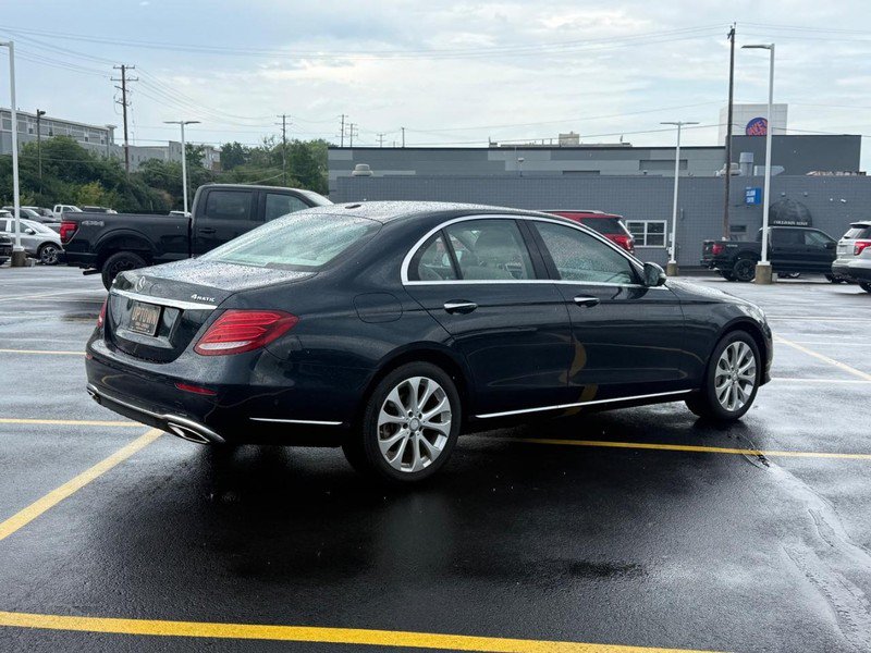 Used 2017 Mercedes-Benz E 300 4MATIC image 3