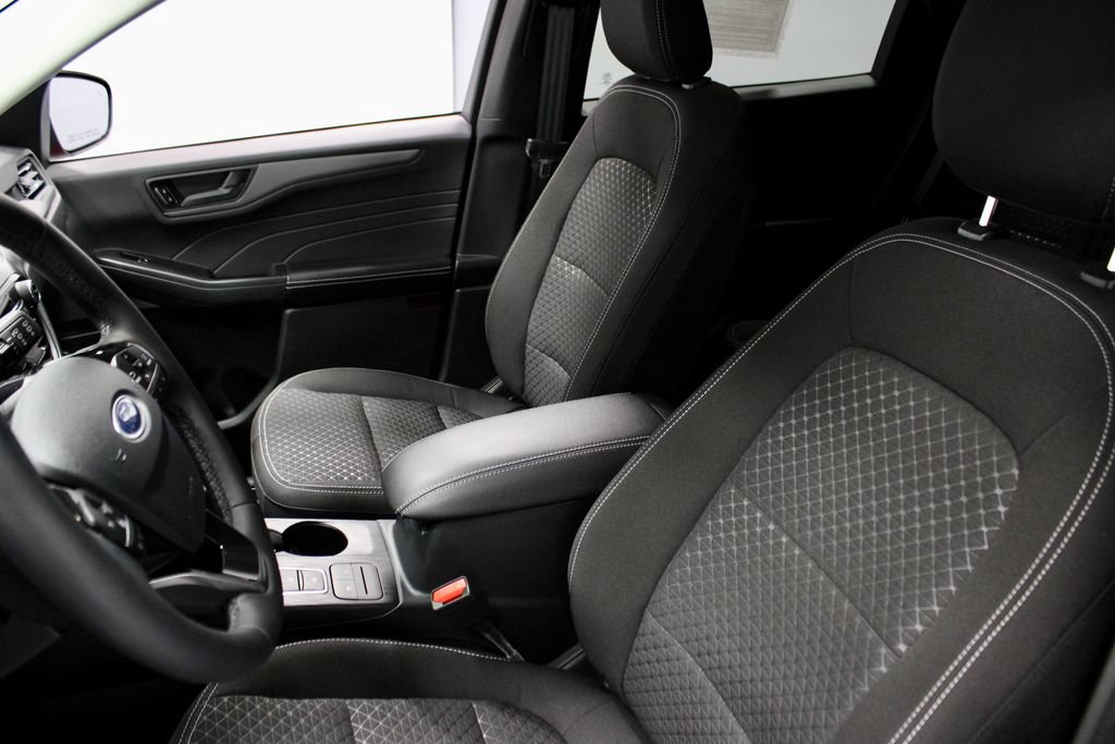 Certified 2023 Ford Escape Active AWD/4WD image 26
