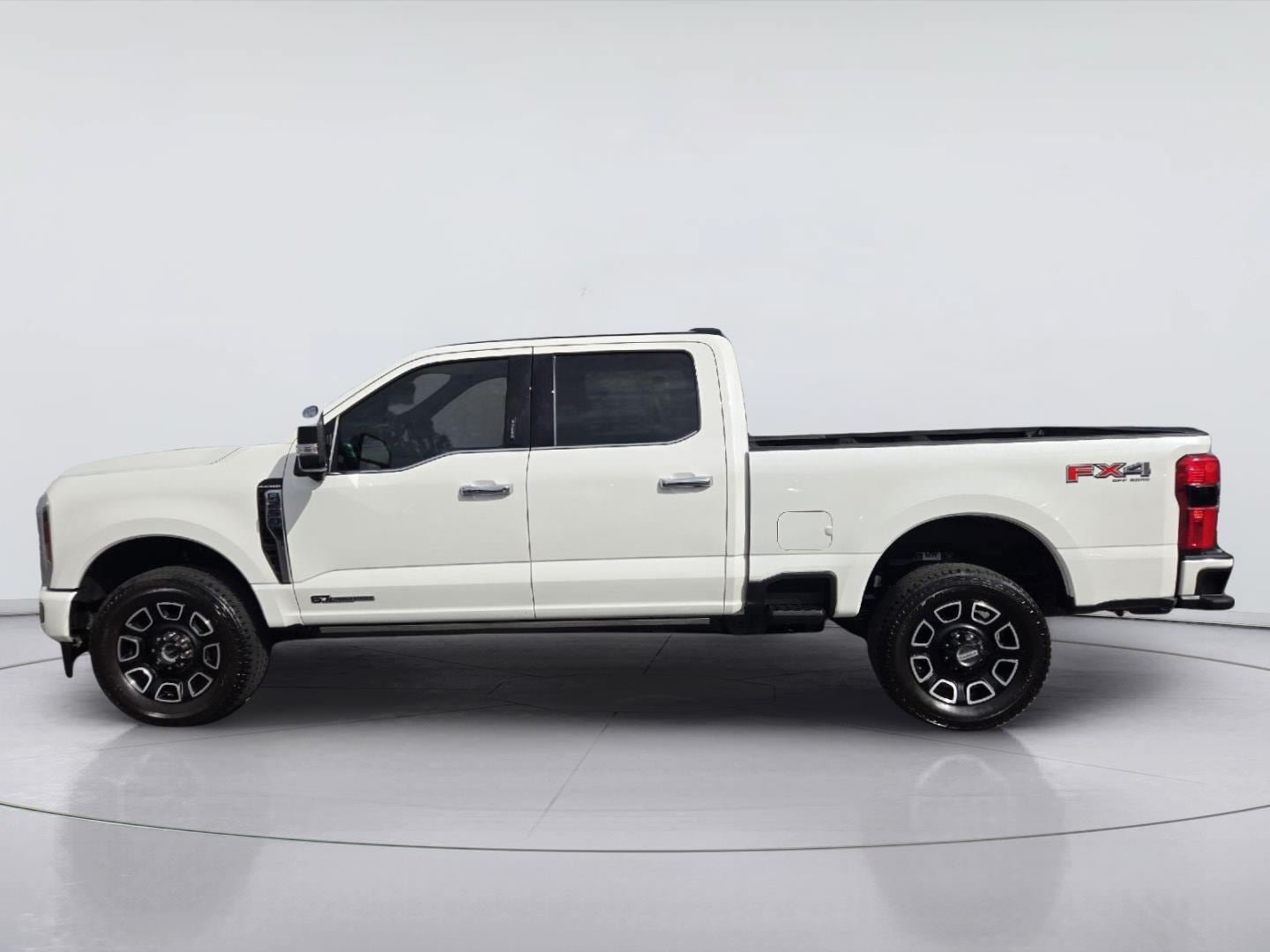 Certified 2024 Ford F250 Platinum w/ FX4 Off-Road Package AWD/4WD image 5