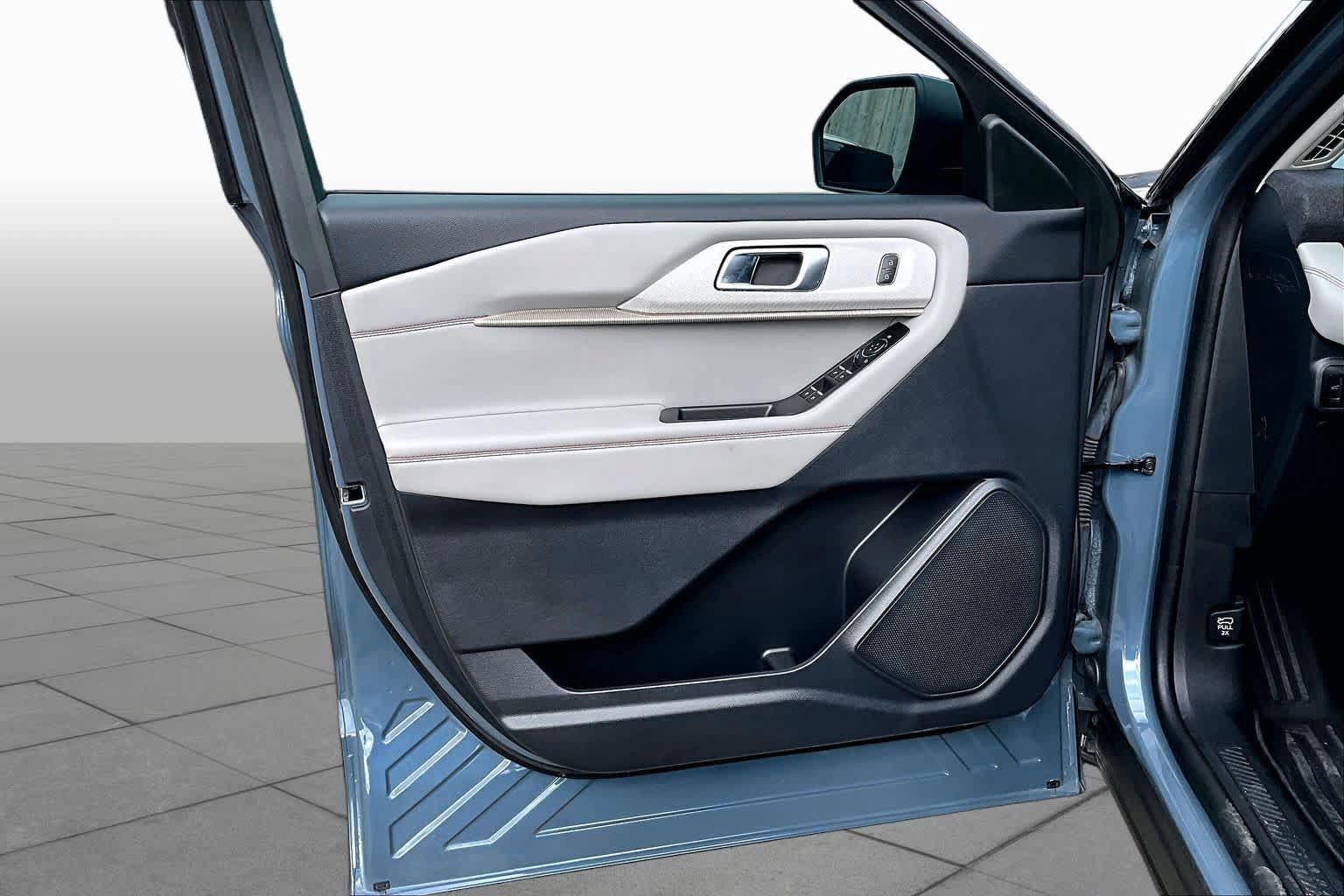 Certified 2025 Ford Explorer Active w/ Active Comfort Package RWD image 22