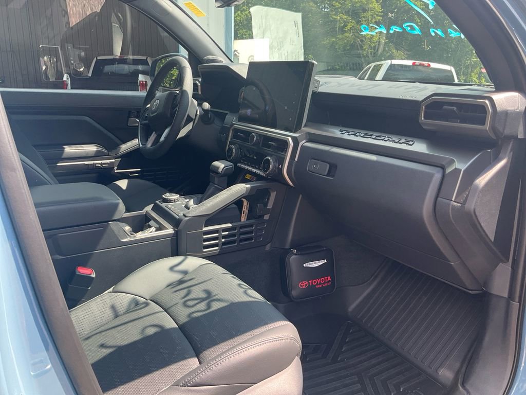 Used 2026 Toyota Tacoma TRD Sport w/ TRD Sport Premium Package RWD image 11