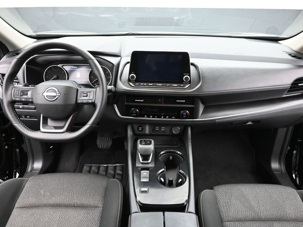 Used 2025 Nissan Rogue SV image 16