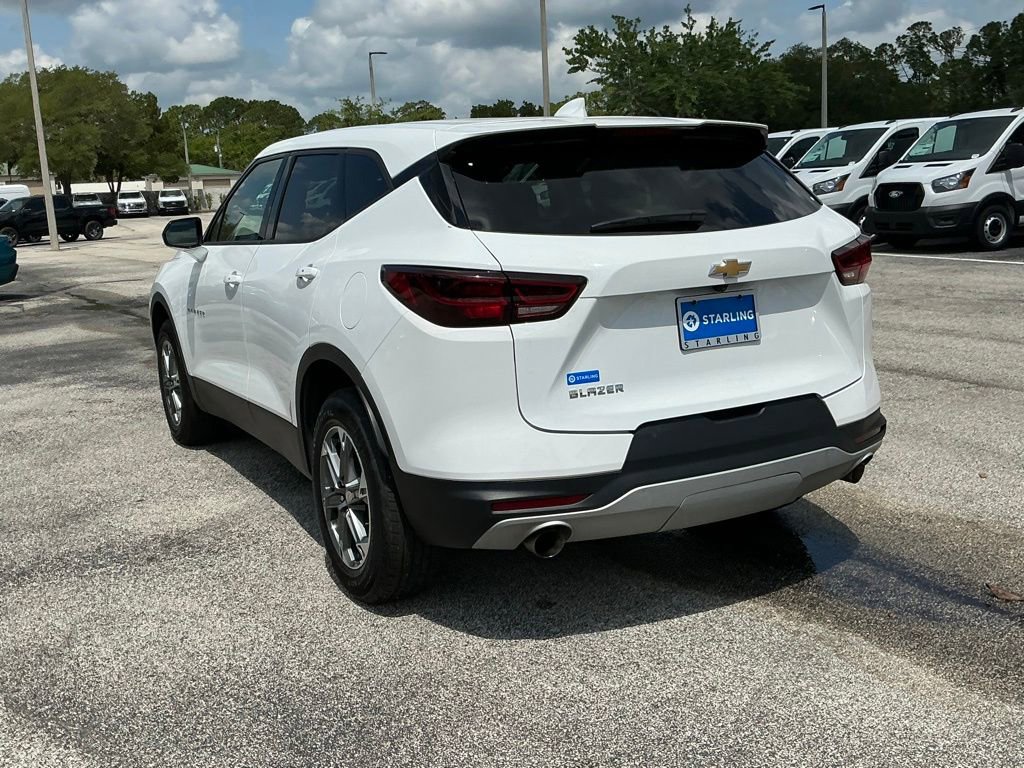 Used 2025 Chevrolet Blazer LT FWD image 5