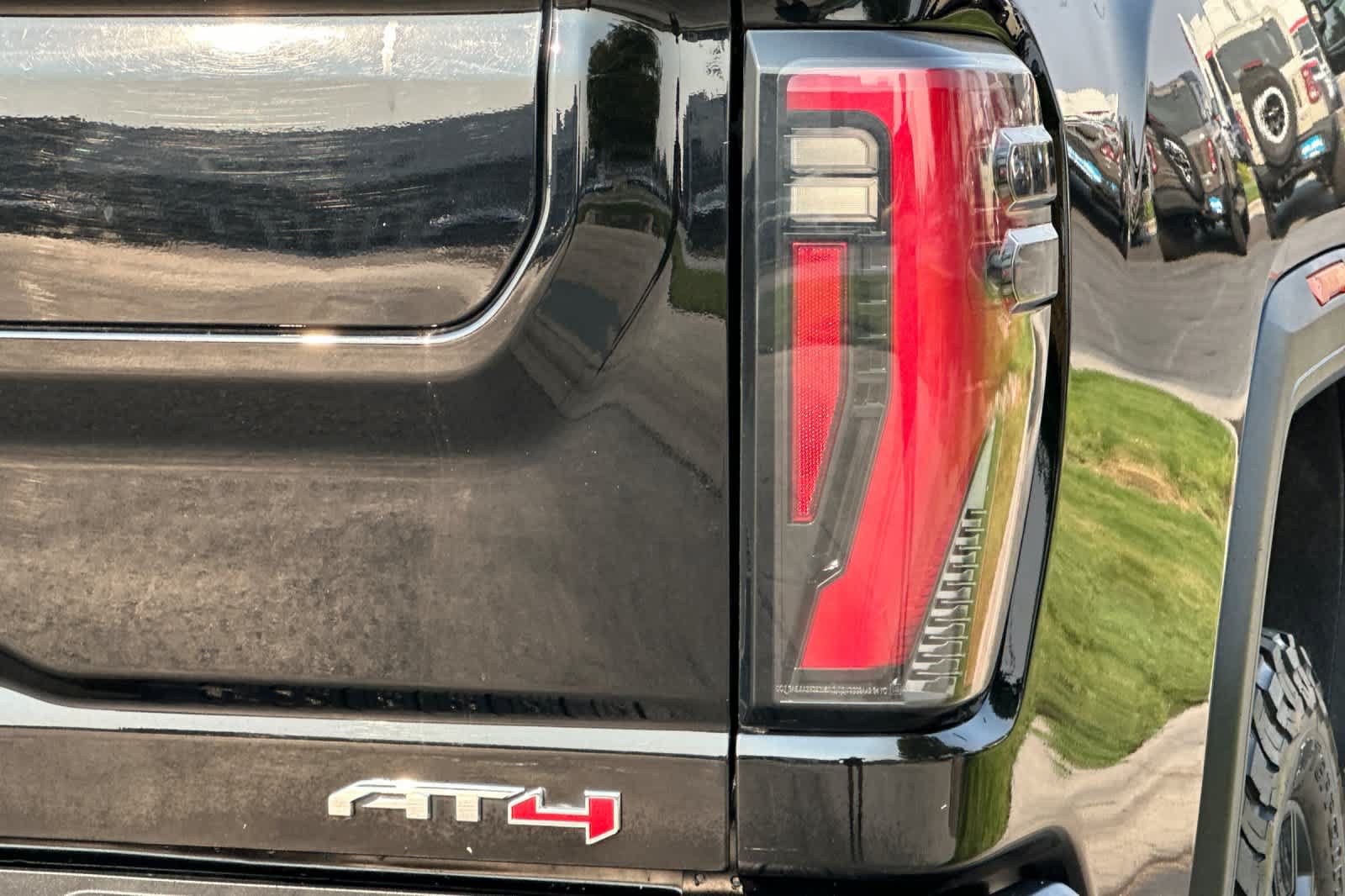 Used 2024 GMC Sierra 2500 AT4 w/ Technology Package AWD/4WD image 26