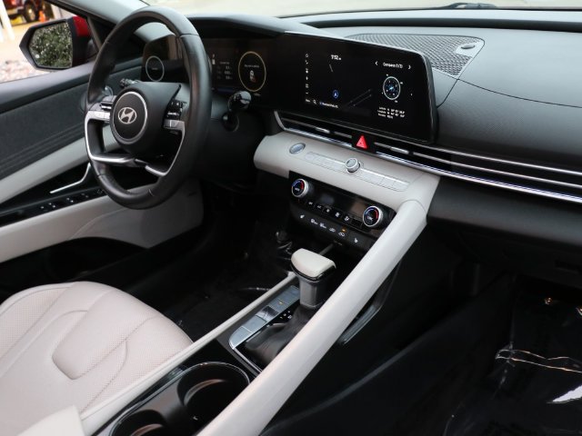 Used 2024 Hyundai Elantra Limited FWD image 12