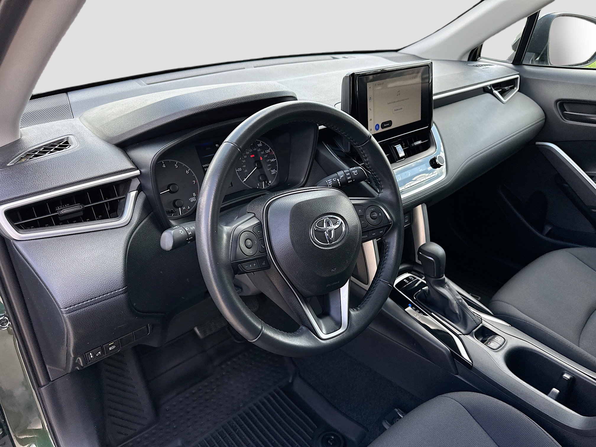Used 2024 Toyota Corolla Cross LE w/ Moonroof Package AWD/4WD image 9