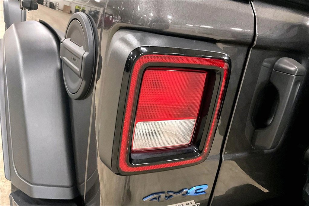 Used 2023 Jeep Wrangler Unlimited image 27