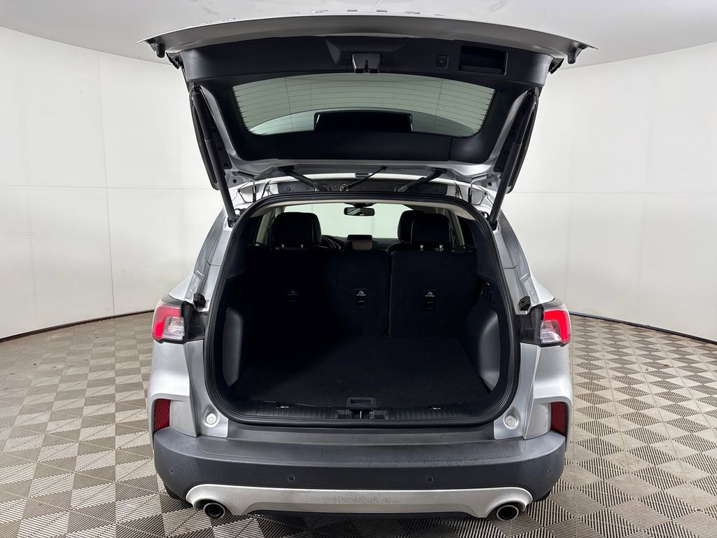 Certified 2020 Ford Escape Titanium FWD image 31