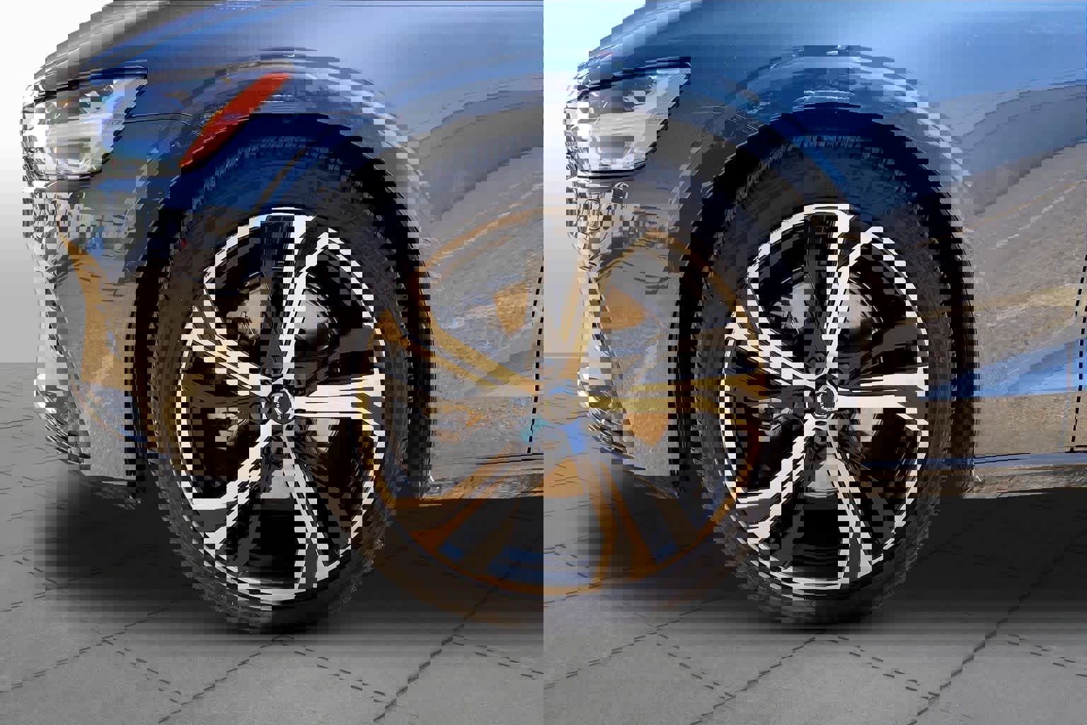 Used 2023 Volvo S60 B5 Plus image 13