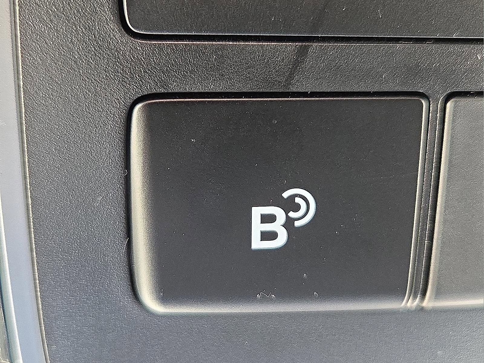 Used 2025 Hyundai Santa Cruz SE image 20