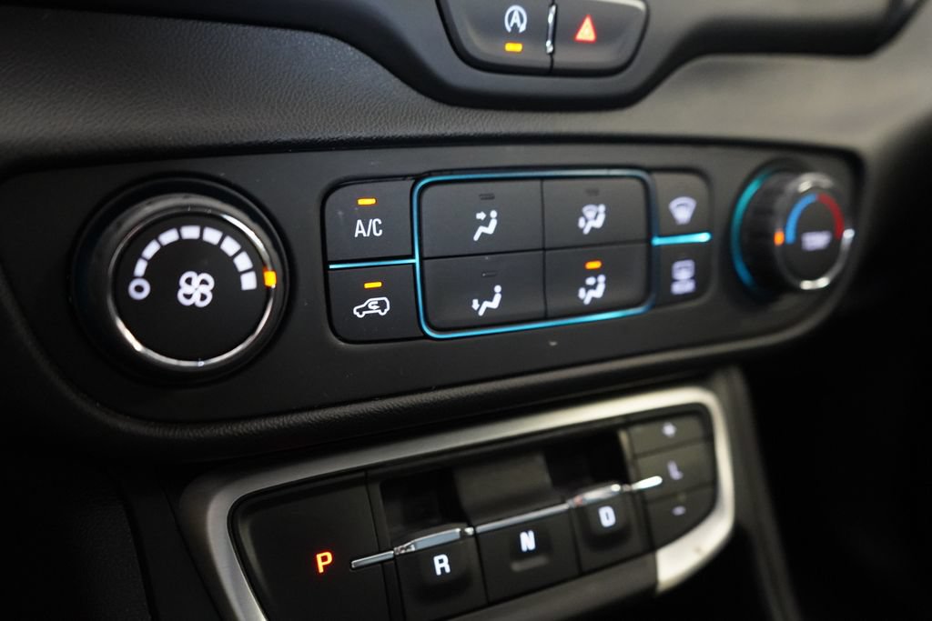 Used 2024 GMC Terrain SLE AWD/4WD image 36