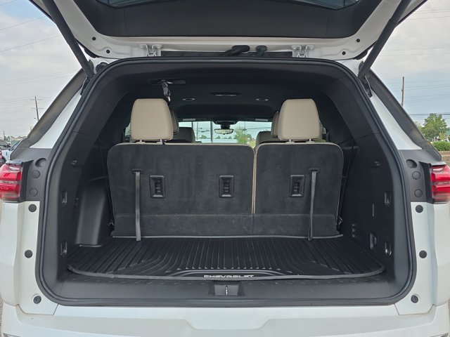 Used 2022 Chevrolet Traverse Premier FWD image 16