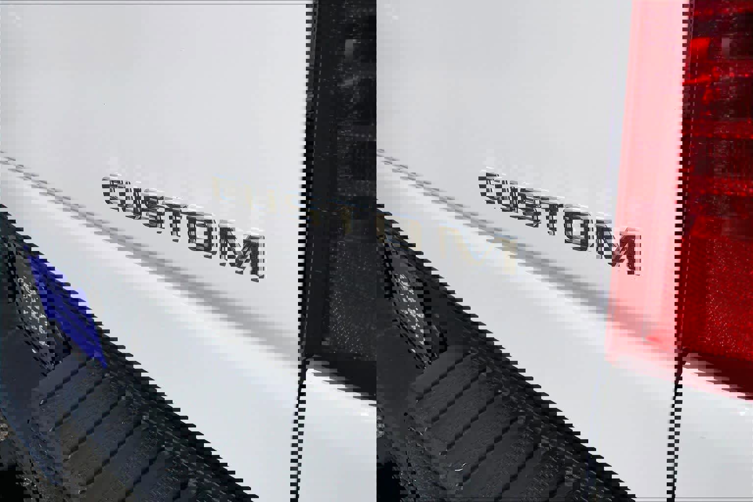 Used 2024 Chevrolet Silverado 2500 Custom w/ Custom Value Package image 11