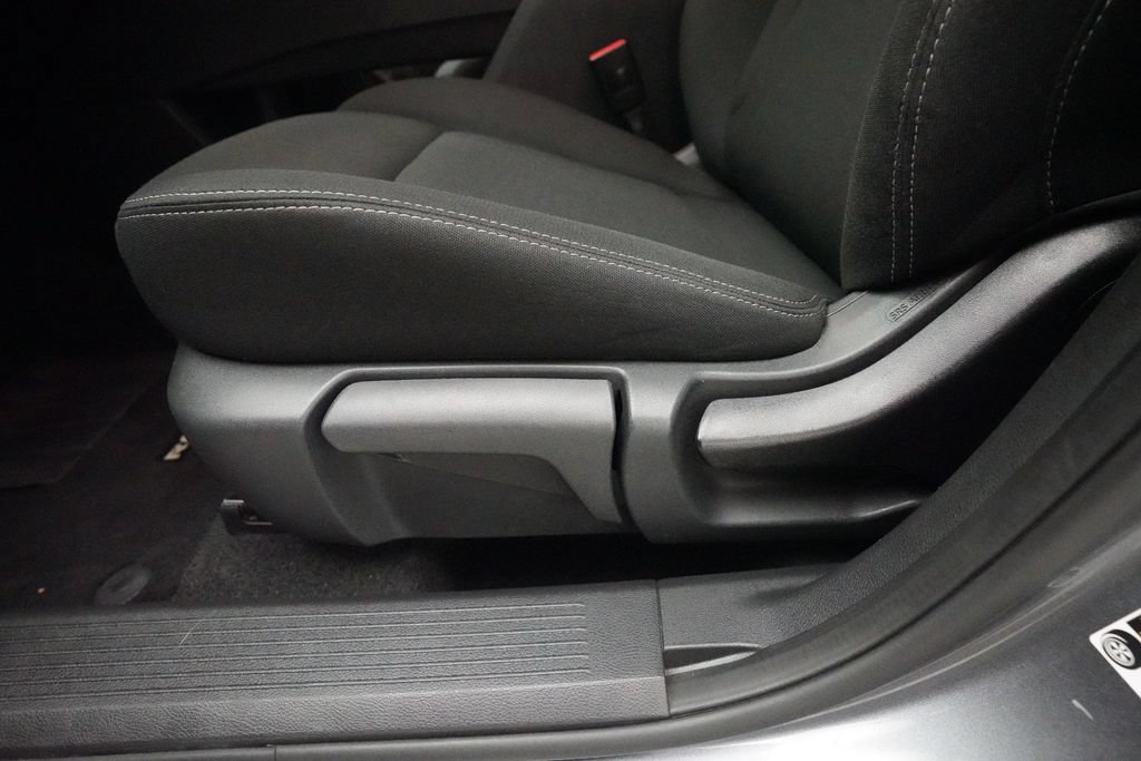 Used 2023 Nissan Rogue S AWD/4WD image 28