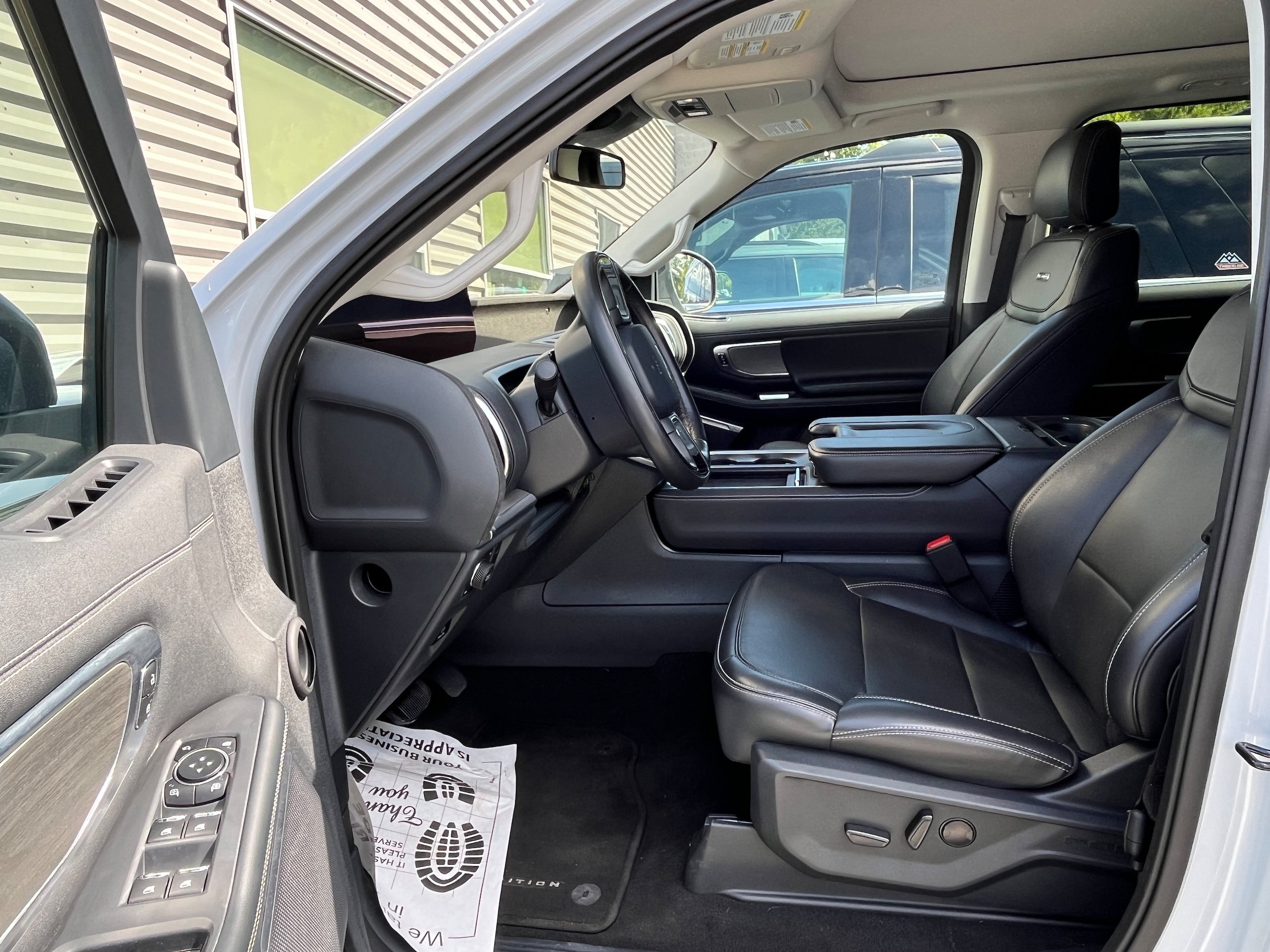 Certified 2025 Ford Expedition Platinum AWD/4WD image 17